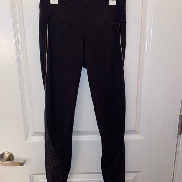 Victoria's Secret Victoria Sport Knockout Mesh Reflective Legging - Picture 5 of 5
